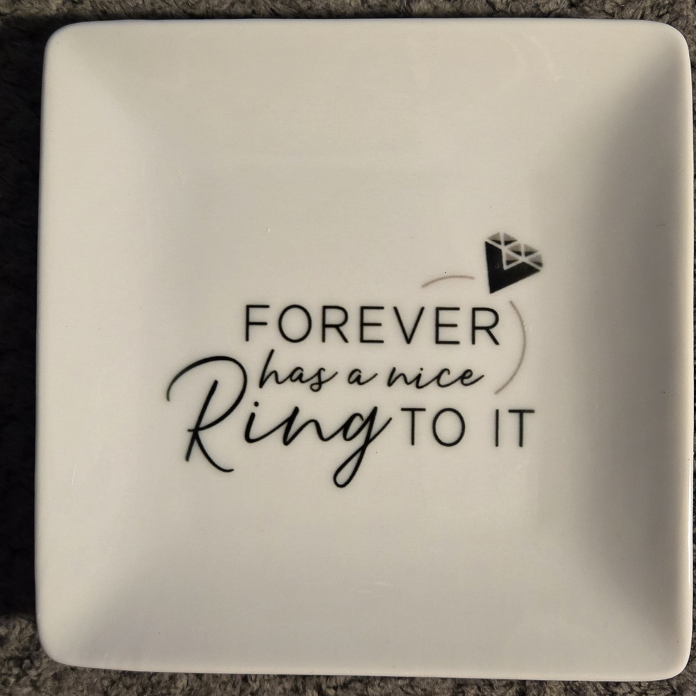 Elegant White Jewelry Tray with Black Text